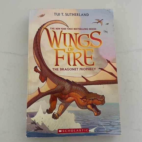 4/$10 Wings of Fire “The Dragonet Prophecy” - Picture 1 of 6
